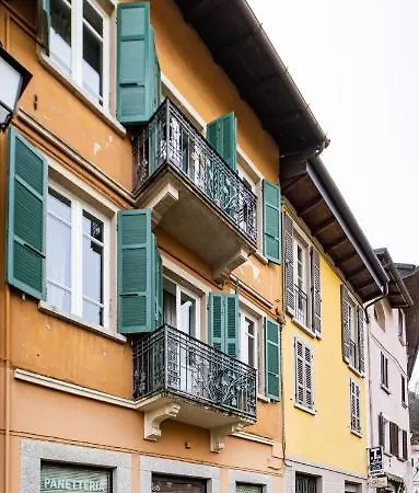 - Lago D'orta Luna - 100m Dal Lago 펠라